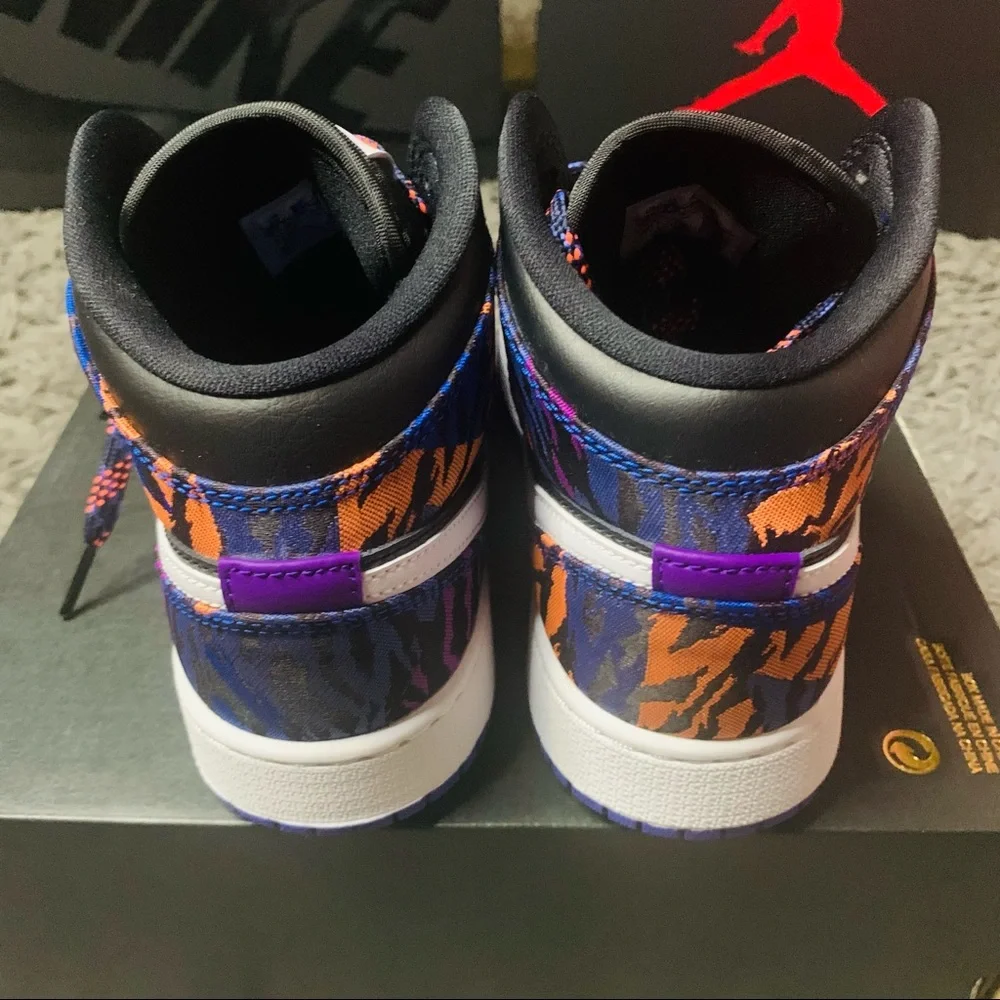 Jordan nike mid